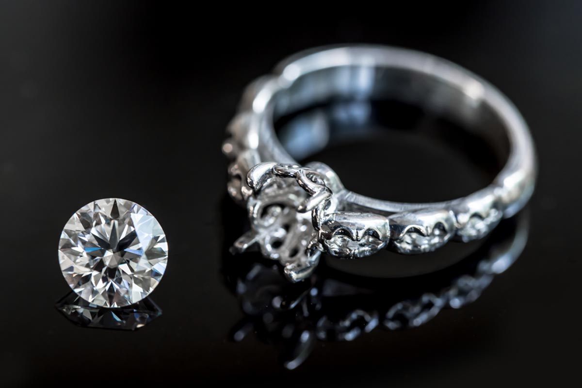 https://vickiantonjewelry.com/wp-content/uploads/2024/10/custom-jewelry-1.jpg